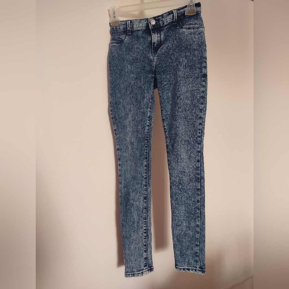 Vintage-Inspired Blue Skinny Jeans